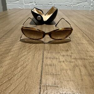 CHANEL Brown Gradient Cat-Eye Sunglasses with Gold Accents